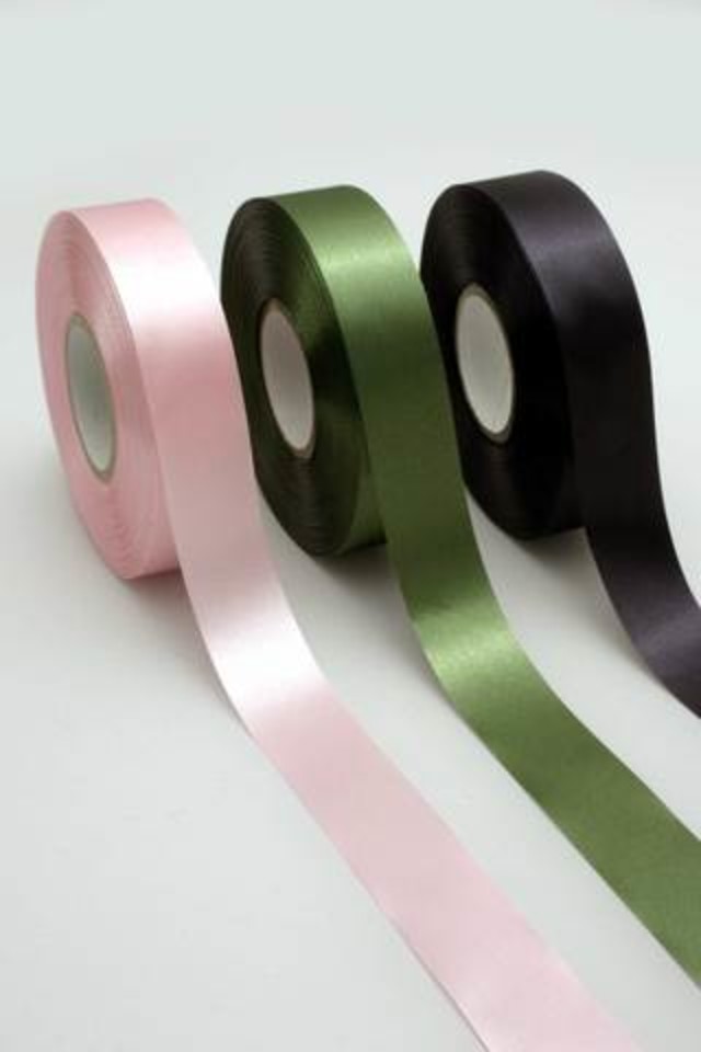 RIBBON RIBBONS SATIN SATINS CUT CUTS EDGE EDGES SINGLE SINGLES DOUBLE DOUBLES FACE FACES FACED FACEDS EDGED EDGEDS WOVEN WOVENS 25MM 25MMS 50YD 50YDS SPECIAL SPECIALS IMPORTED IMPORTEDS