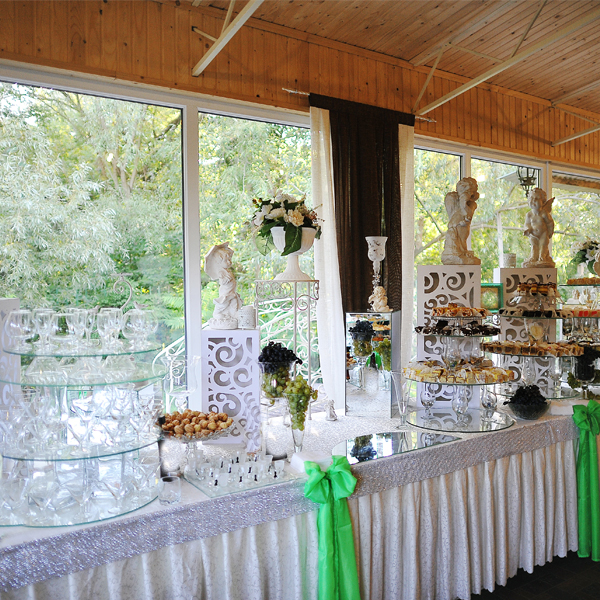 Bulk Event Supplies & Wedding Decoration in Australia